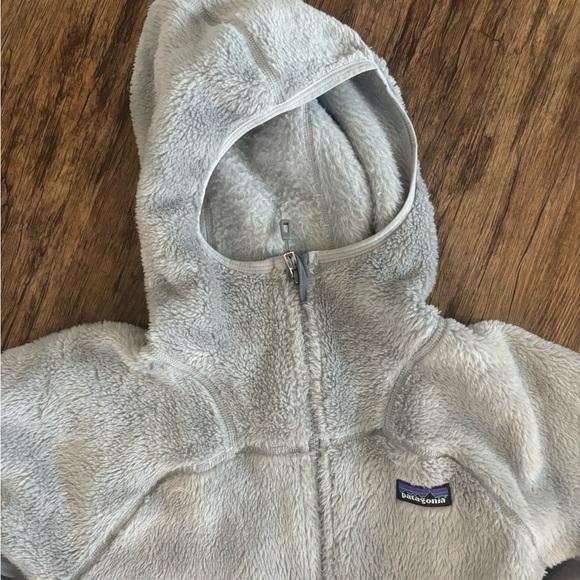 Patagonia Light Gray Fleece Jacket - Picture 4 of 6